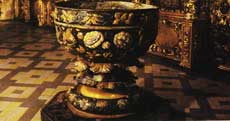 Водосвятская чаша. 1685 г.
Интерьер Смоленского собора